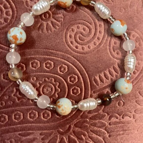 Multicolor Bead Bracelet - Picture 3 of 13